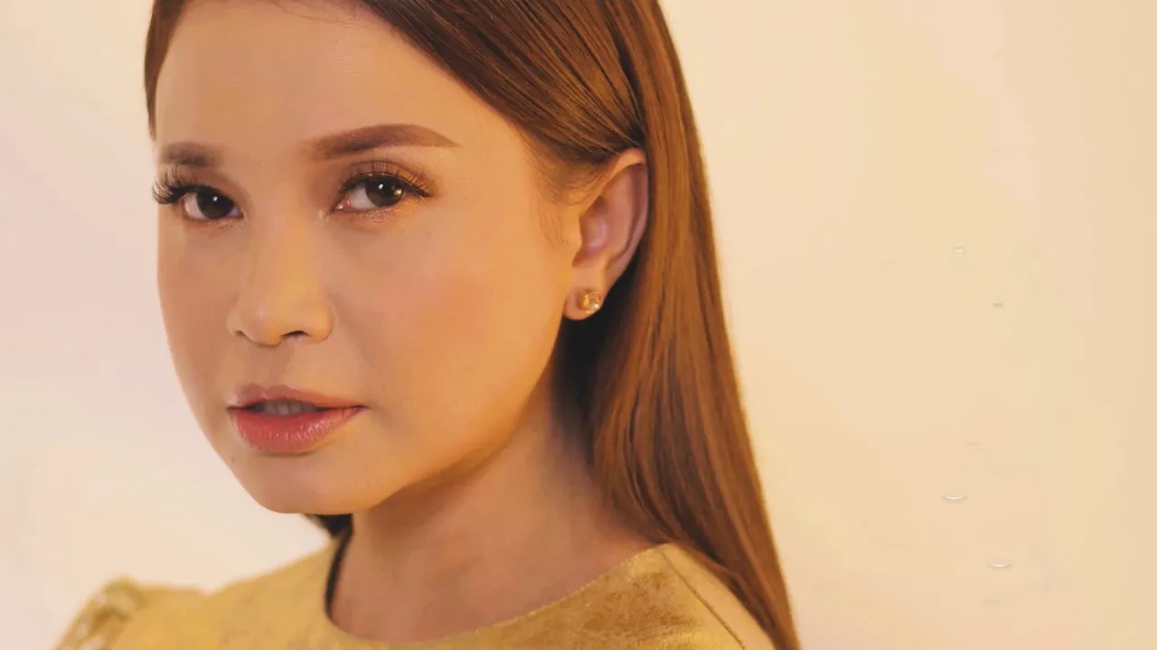 Rossa - Masih (Official Lyric Video) background