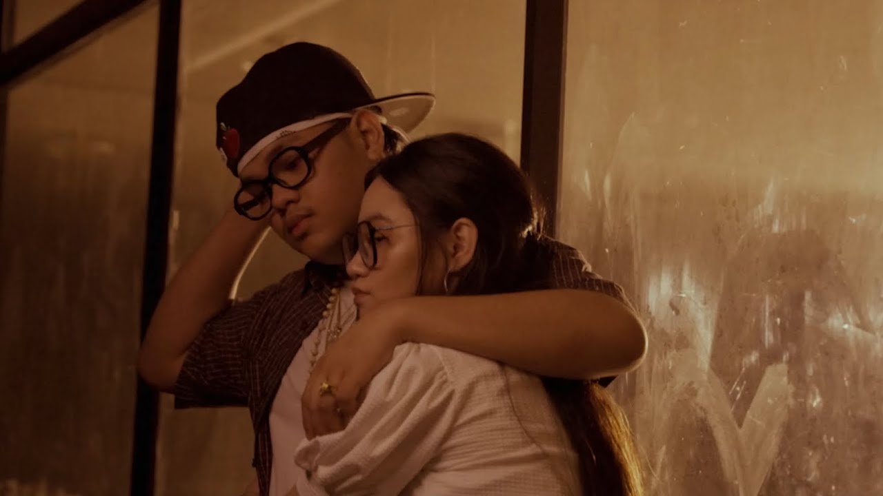 Robledo Timido - Gusto Ko Sakin Ka Lang (Official Music Video) background