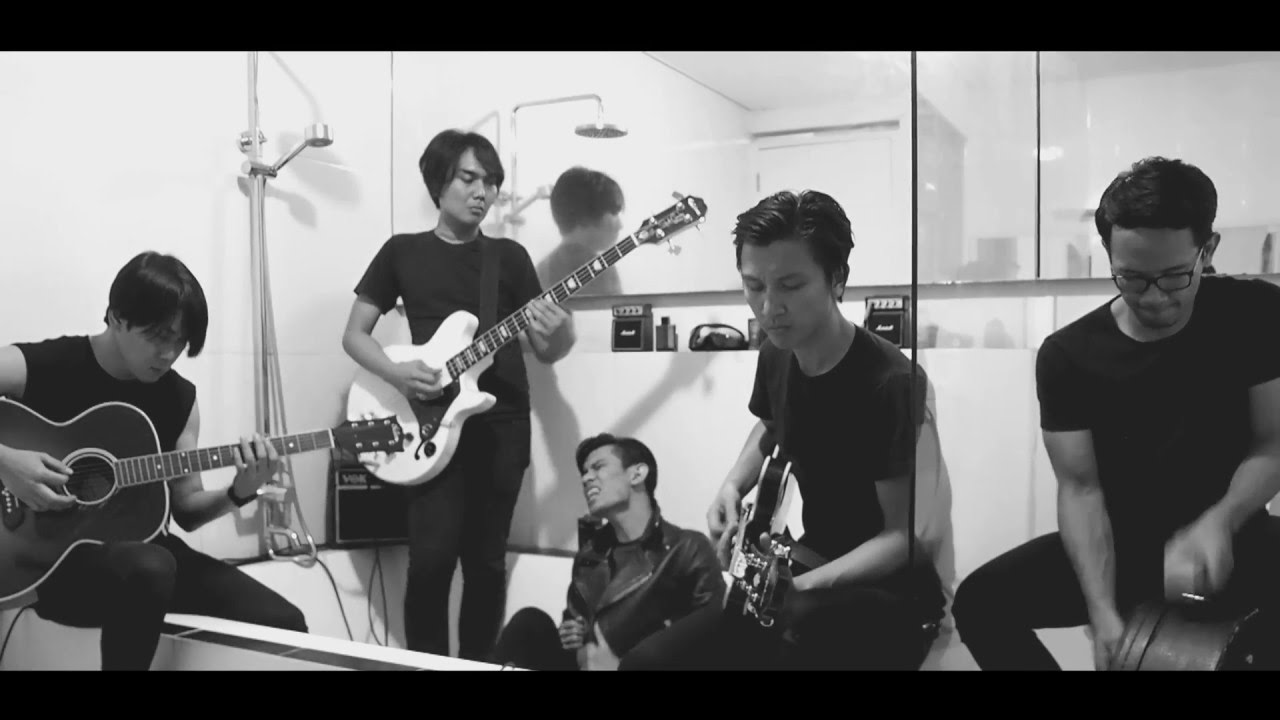 The Changcuters | #sesikamarmandi : HMMM.. SUDAH KUDUGA background