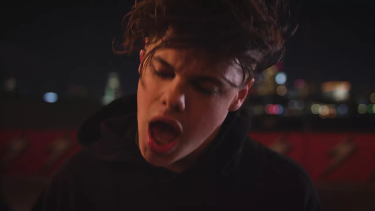 YUNGBLUD | Anarchist (Acoustic) | Mahogany Session background