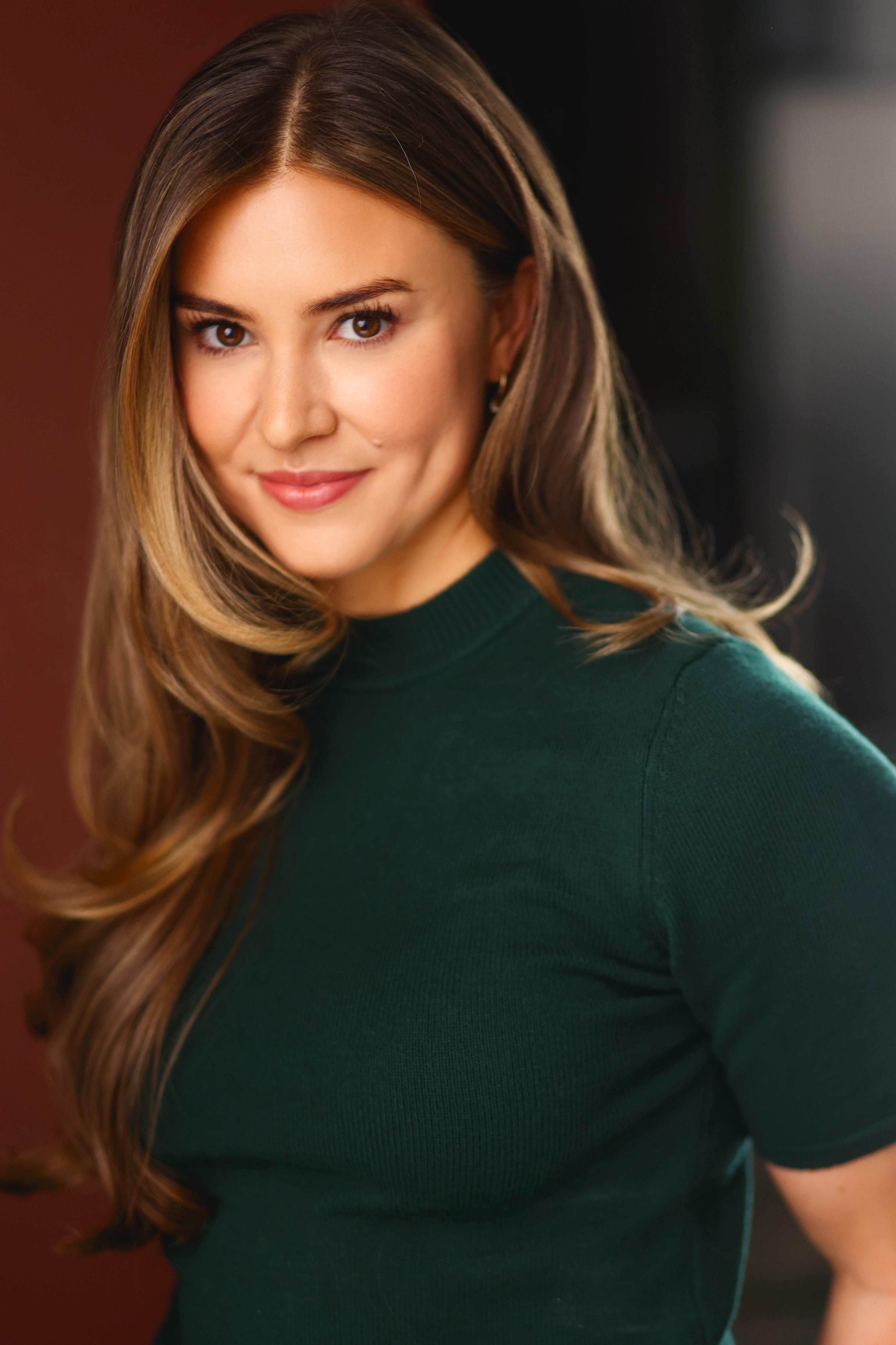 actor Suzanne Pereira large photo