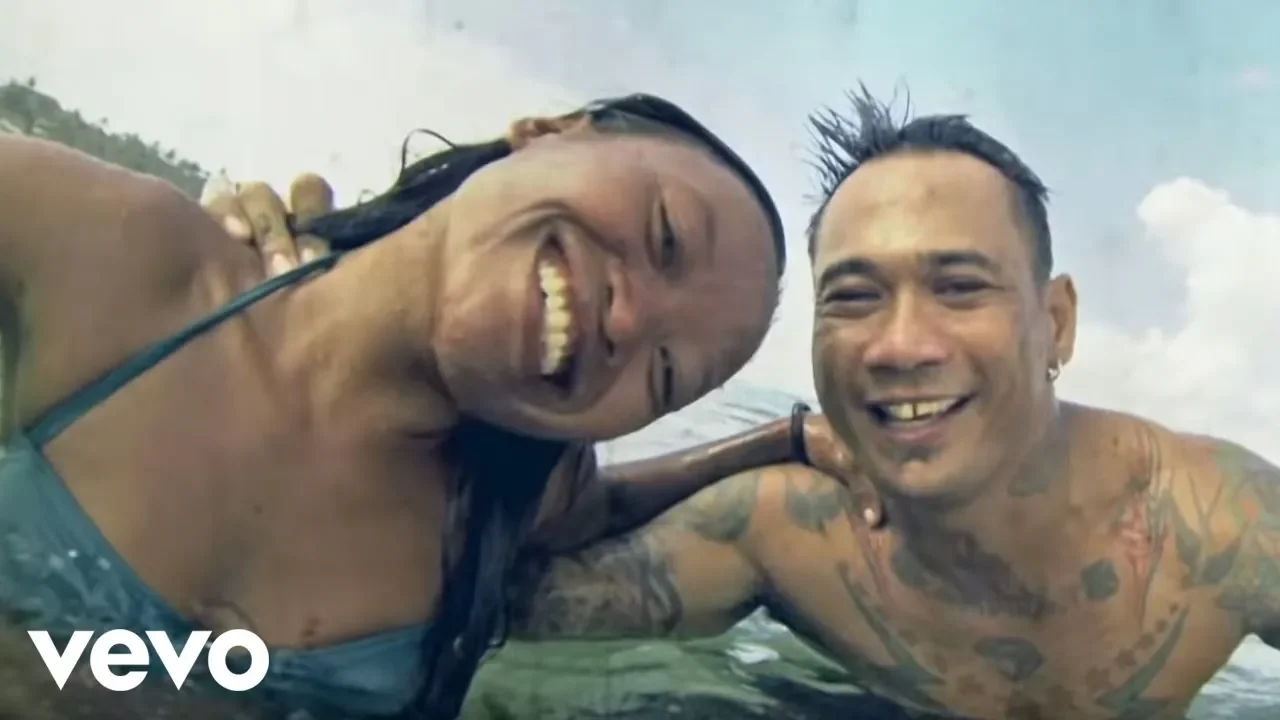 Superman Is Dead - Jadilah Legenda (Video Clip) background