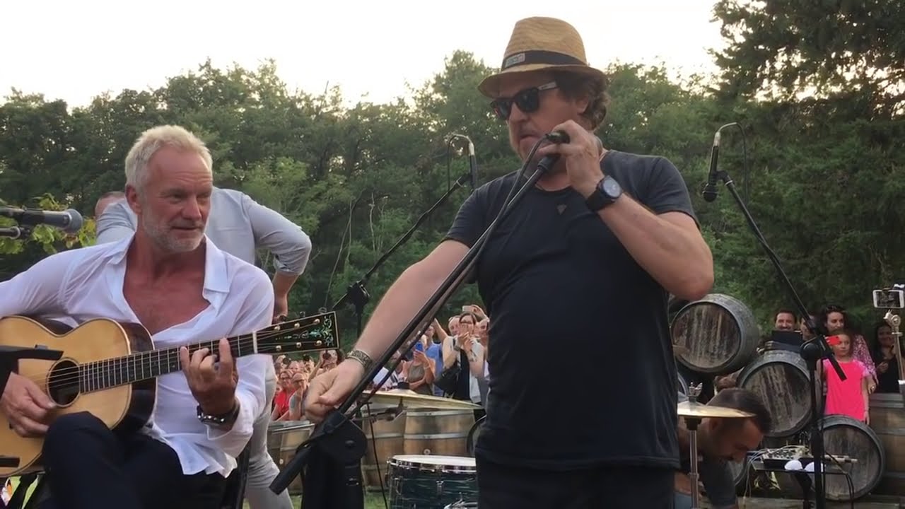 Sting e Zucchero Fornaciari - Senza una donna background