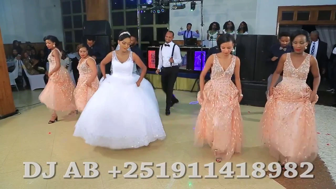 በሠርጋችን ቀንማ ፈታ ማለት ነው እንጂ-ዲጄ ኤቢ-Ethiopian Wedding Group Dance Tizu & Heni - DJ AB - Best Wedding background