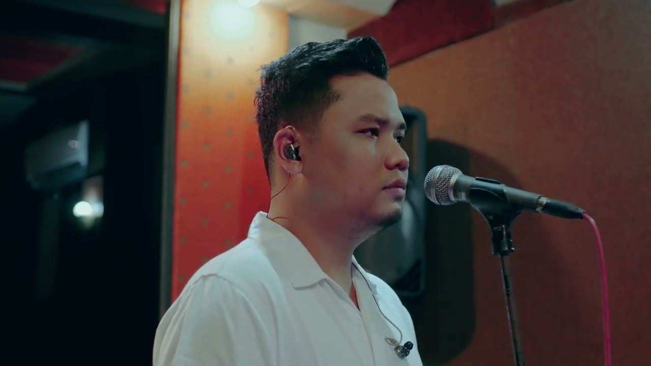 HIJRAH CINTA | ROSSA | COVER BY @TitoMunandar background