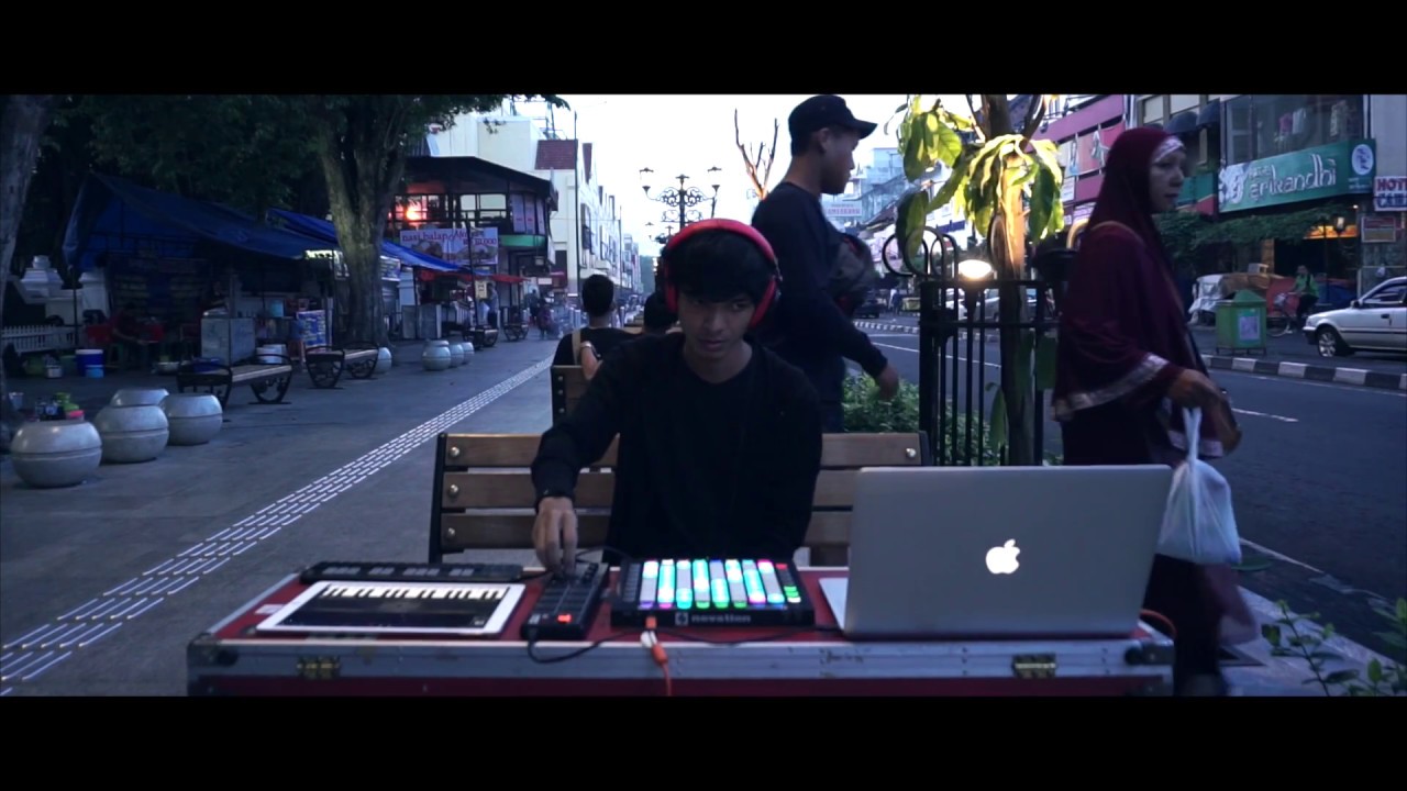 I Hate You , I Love You | Sweet Looping Remix by Alffy Rev background