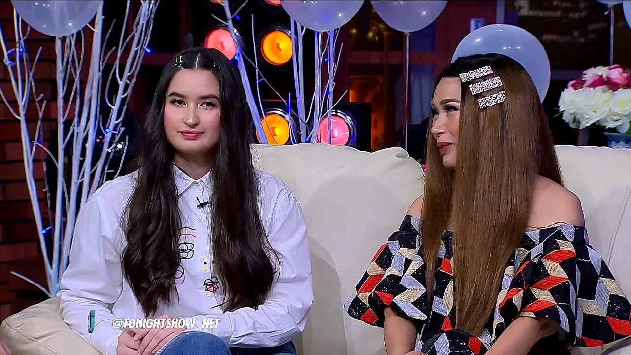 Stephanie Poetri Ikuti Jejak sang Ibunda Menjadi Penyanyi background
