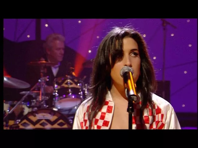Amy Winehouse - Teach Me Tonight (Live At Jools Holland '04) background