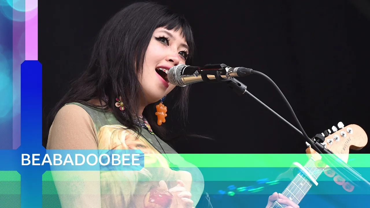 beabadoobee - Cologne (Reading 2021) background