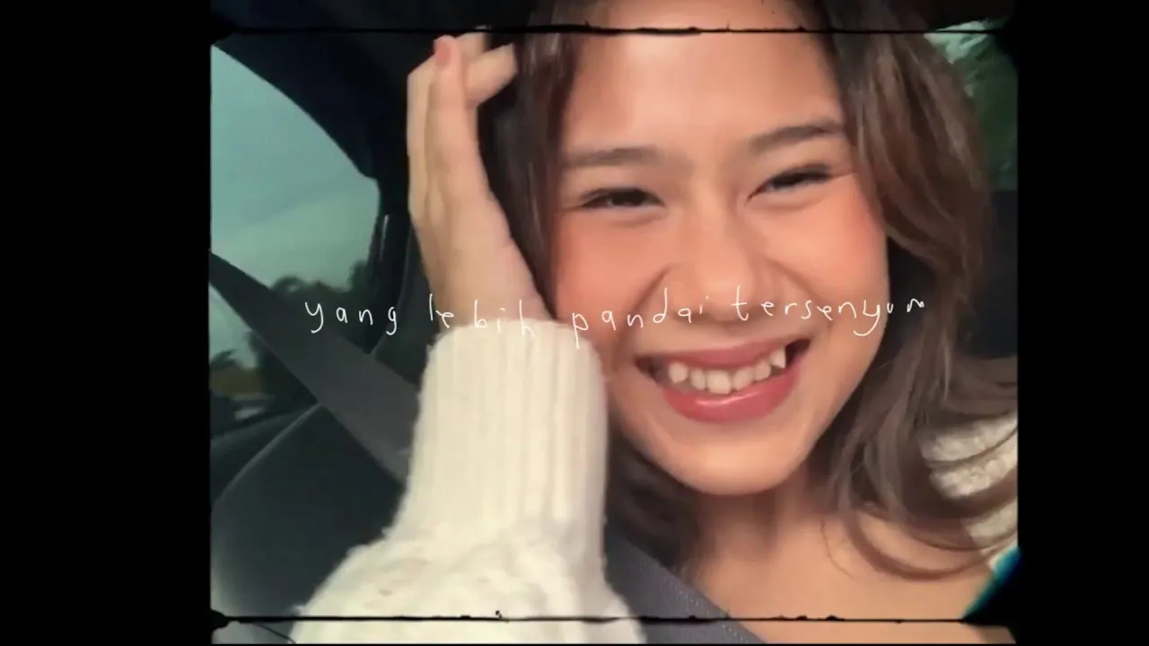 Nadin Amizah - Cermin (Official Lyric Video) background