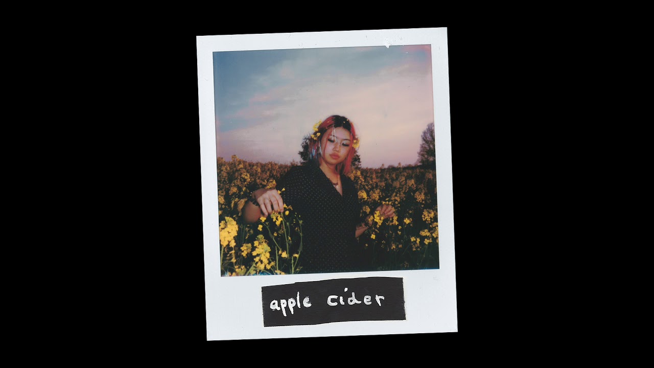 Beabadoobee - Apple Cider background
