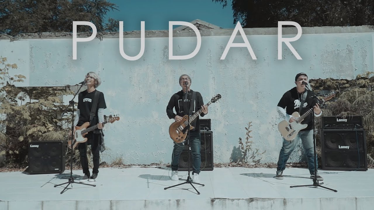 Rossa - Pudar (Cover by Missing Madeline) background