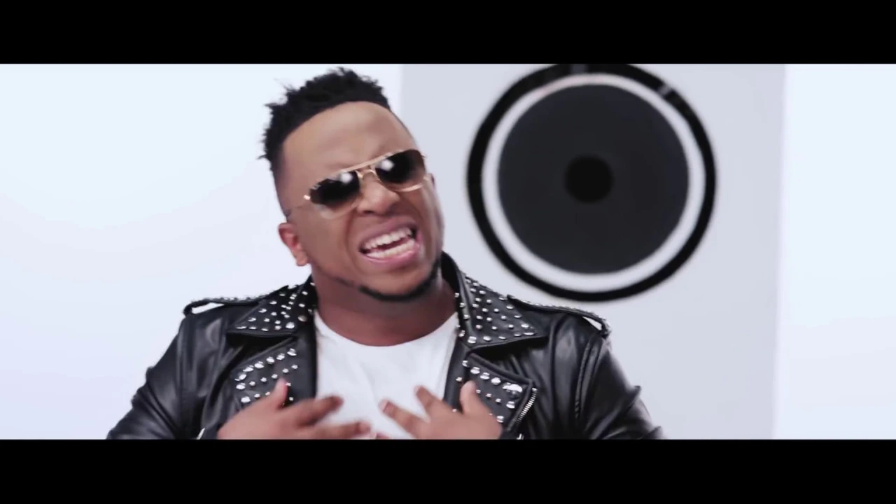 Eben - Joyful Noise (Official Video) background