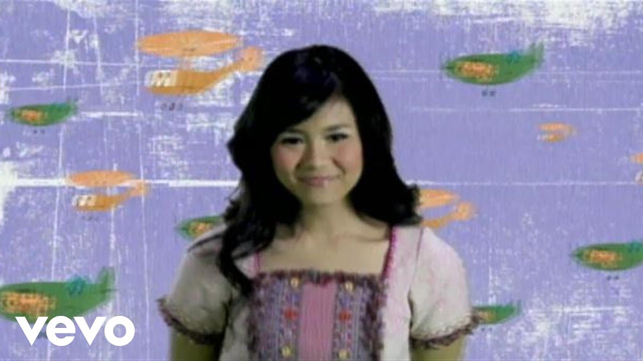 Gita Gutawa - Parasit (Video Clip) background