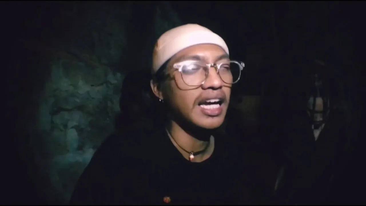 Ghetto Gecko - "UNDER WORLD" ft. Trvmata, Maki Terno (Official Music Video) prod. Comma Dee background
