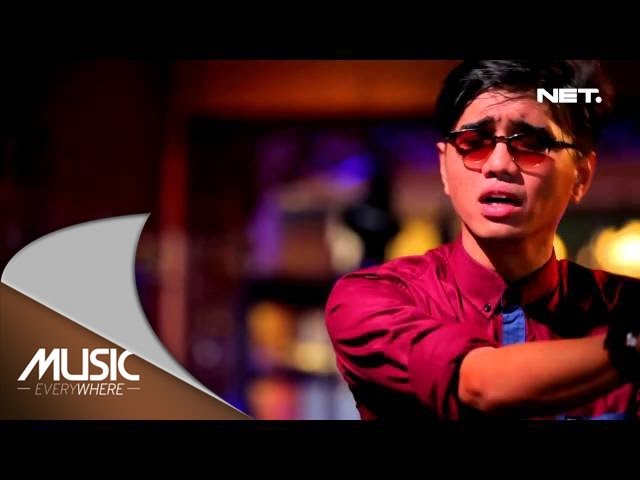 Music Everywhere - Sheila On 7 - Dan backdrop