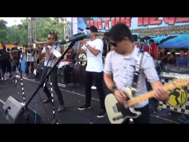 Tipe X - Mawar Hitam (Live at Mayday Fiesta 2014 FSPMI Purwakarta)