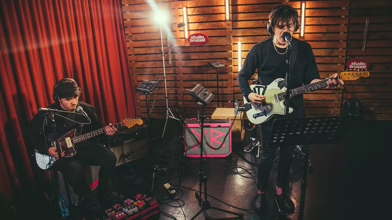 YUNGBLUD - New Rules / Havana (Dua Lipa, Camila Cabello ft. Young Thug mashup) (live) background