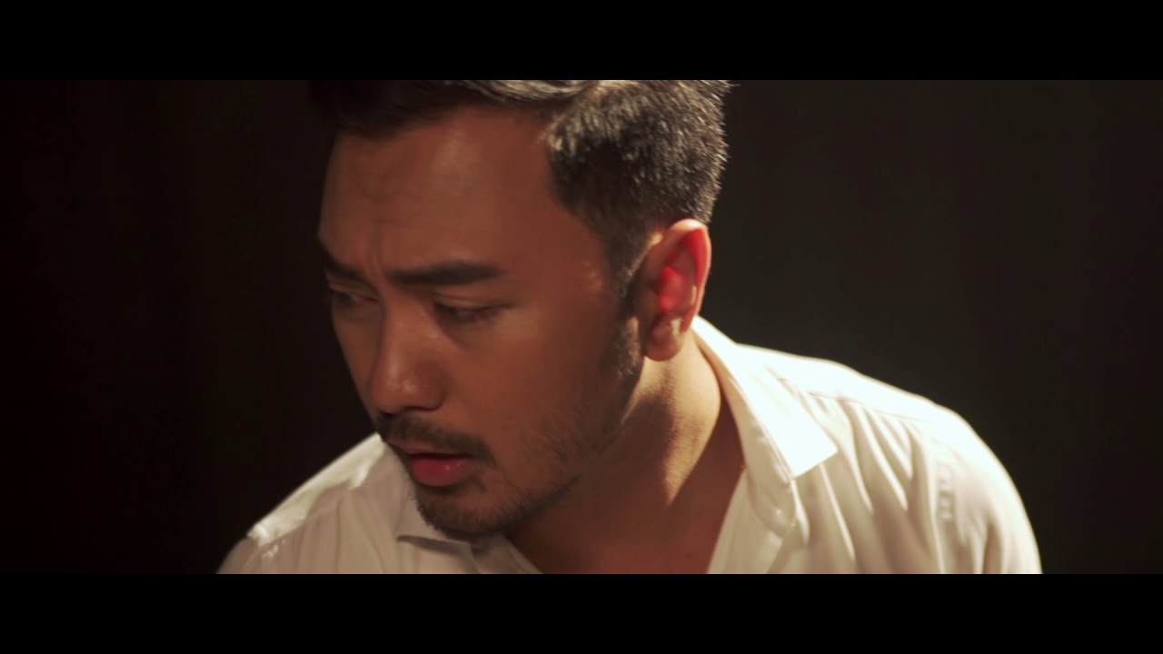 Naghihintay Sa'yo | Mark Carpio (Official Music Video) background