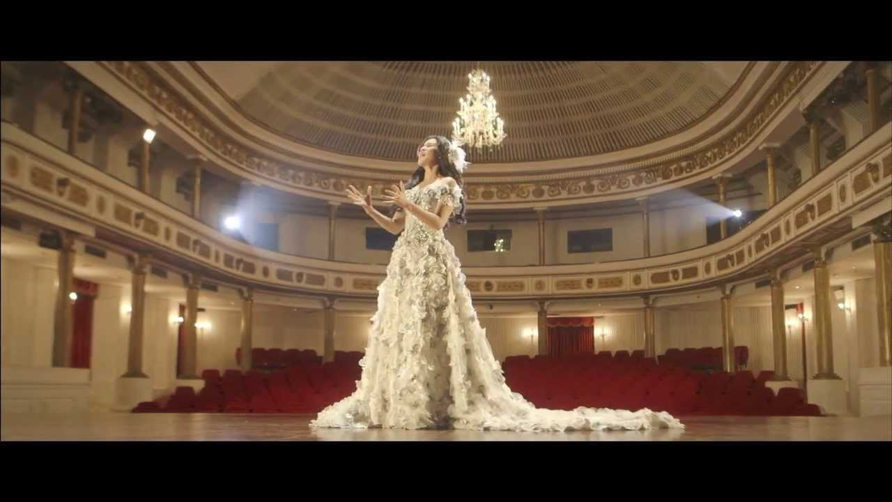RAISA - Pemeran Utama (Official Music Video) backdrop