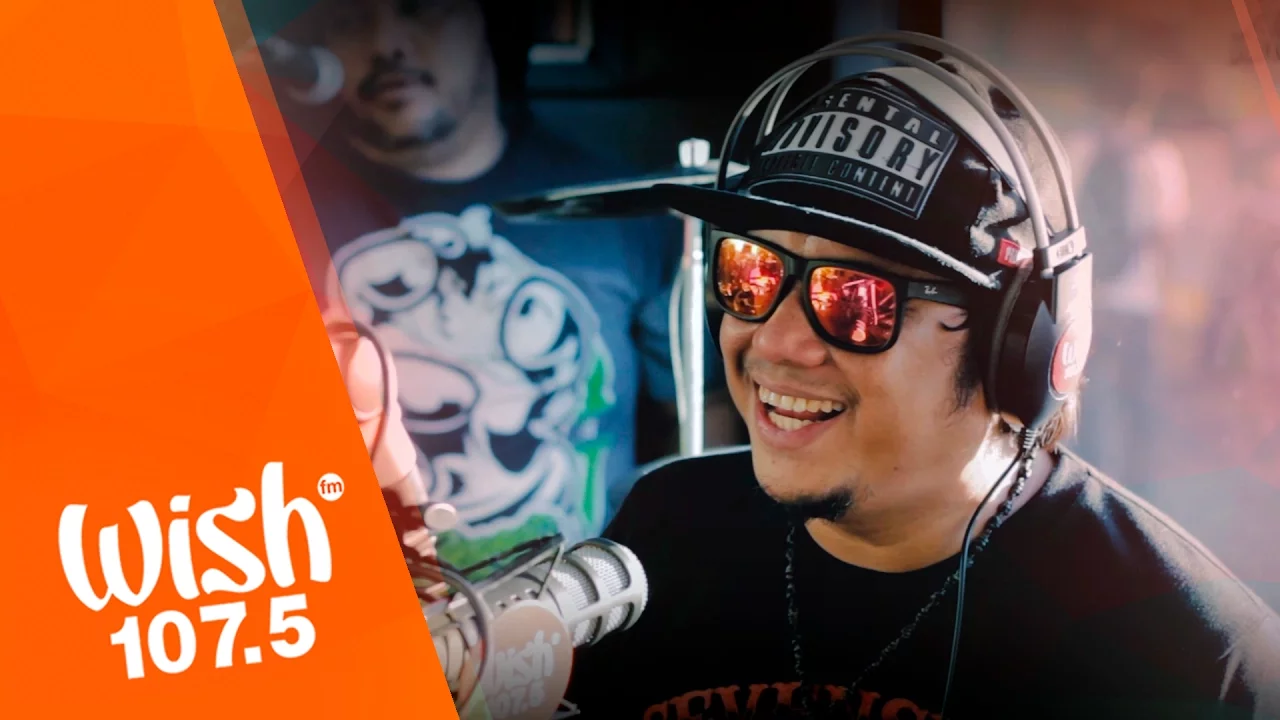 Siakol performs "Bakit Ba" LIVE on Wish 107.5 Bus background