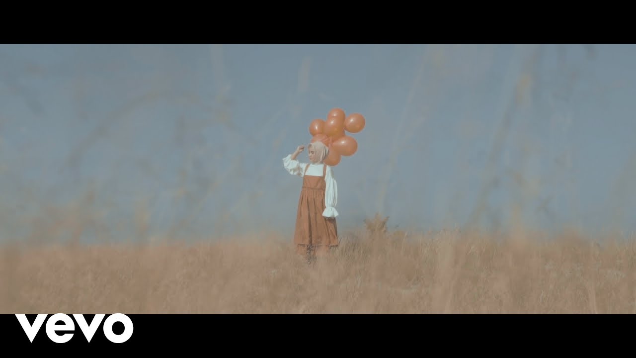 Fatin - Jingga (Official Music Video) backdrop