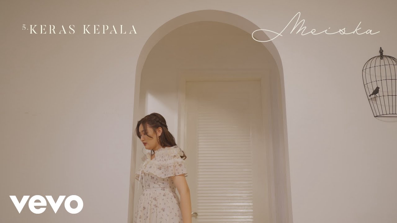Meiska - Keras Kepala | Album Hanya Figuran | Lyric Visualizer background