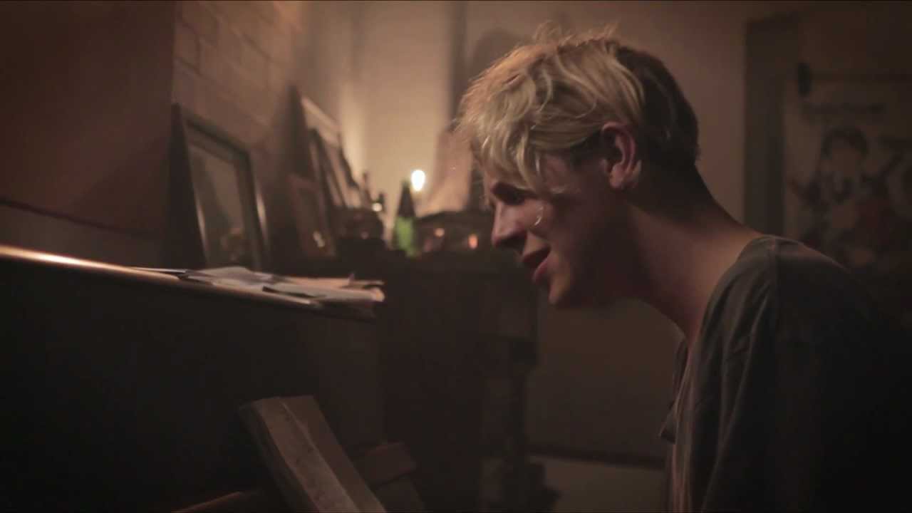 Tom Odell - Sense background
