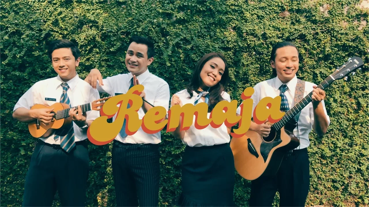 HIVI! - Remaja (Official Music Video) background