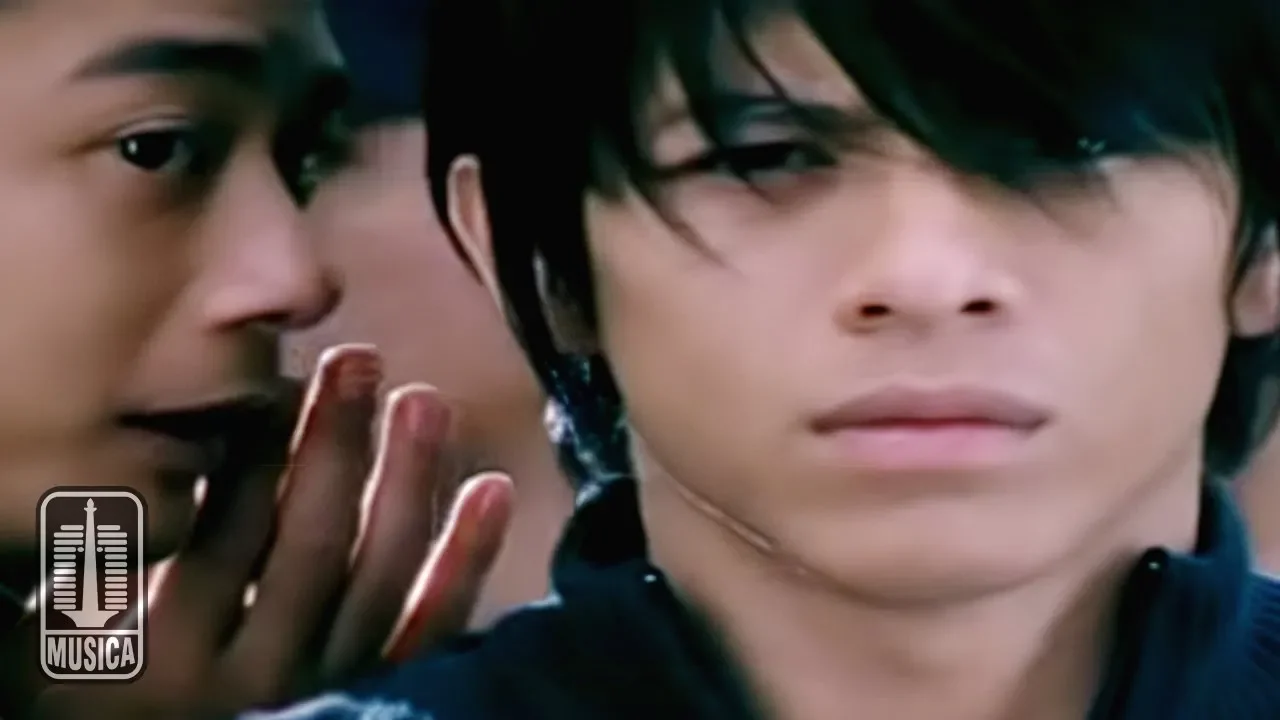 Peterpan - Khayalan Tingkat Tinggi (Official Music Video) background