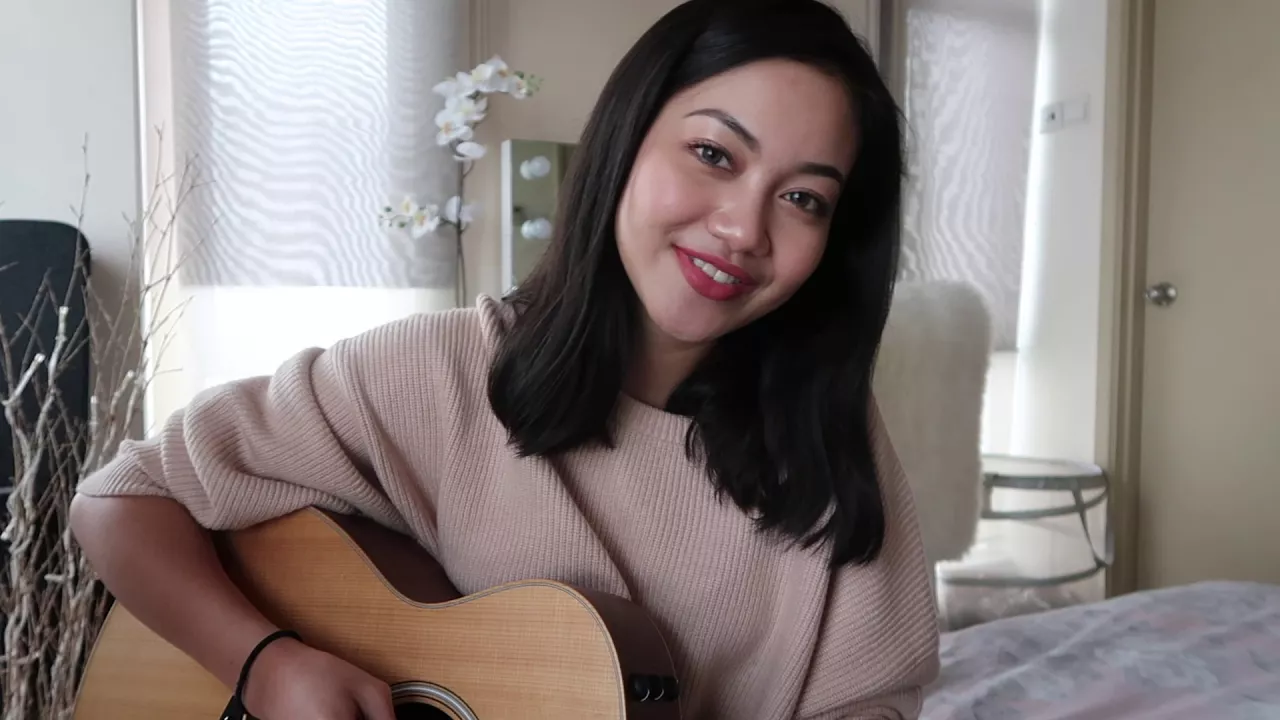 Surat Cinta Untuk Starla - Virgoun (Cover by Daiyan Trisha) background