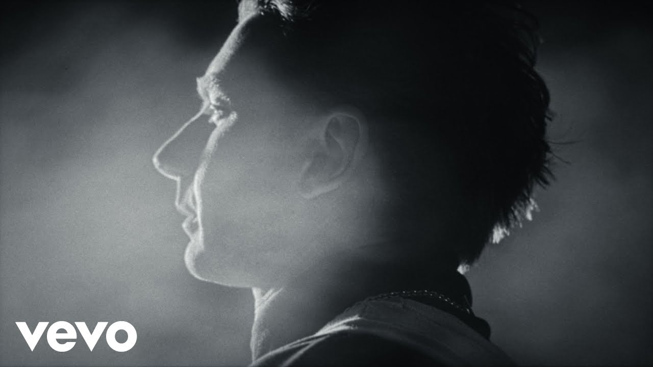 Glass Animals - A Tear In Space (Airlock) | Official Video background