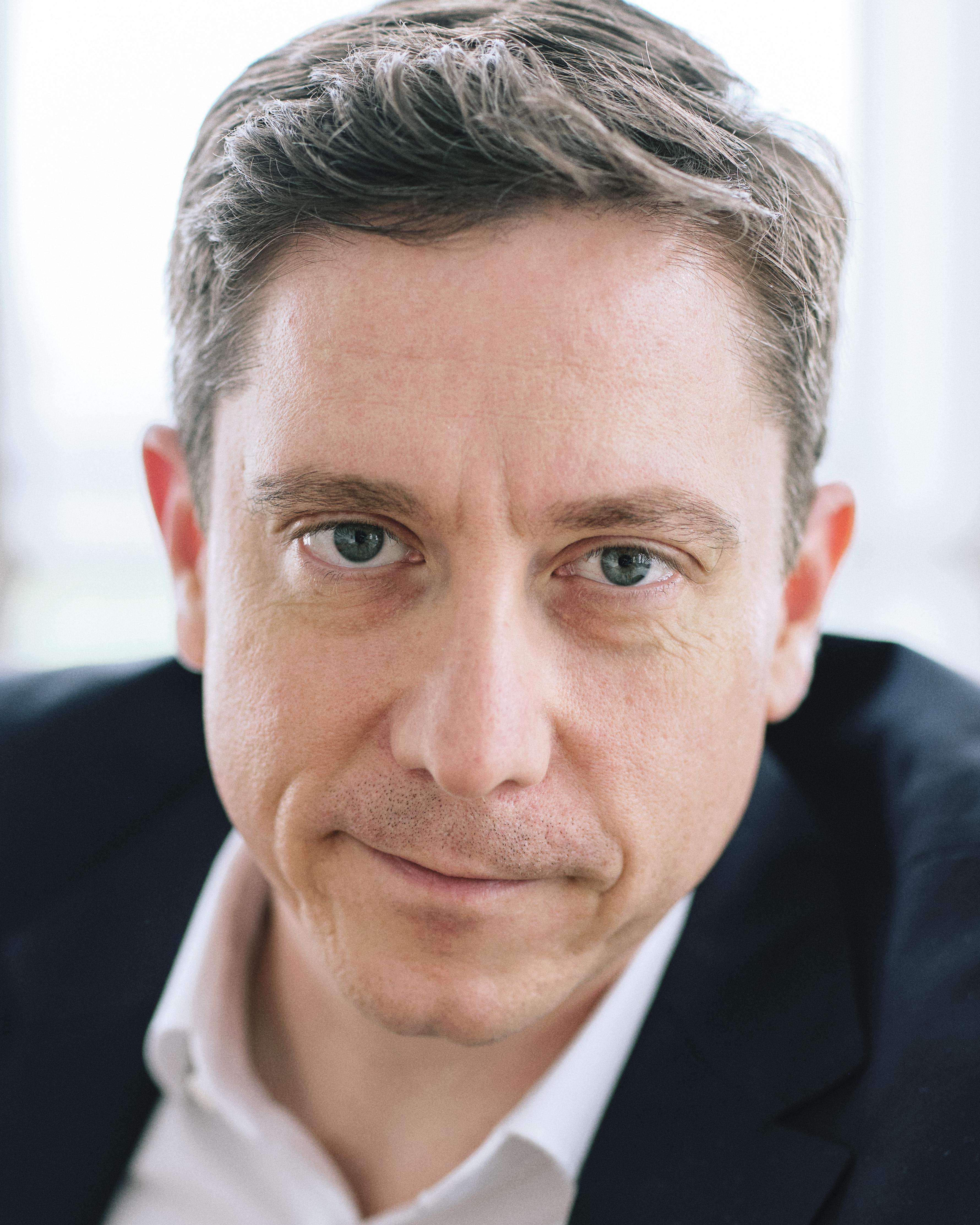 actor Tom Crawley large photo