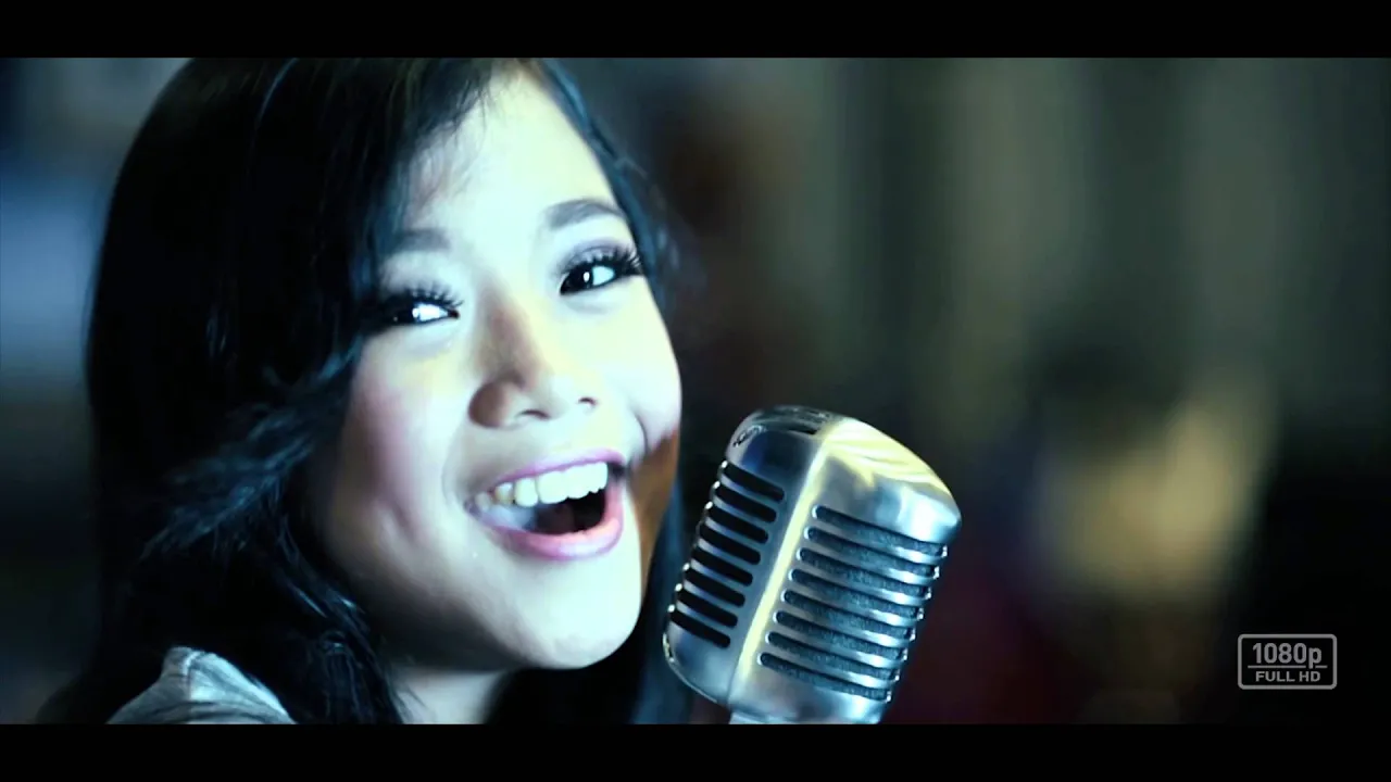 Anggis Devaki - GUGUL RINDU background