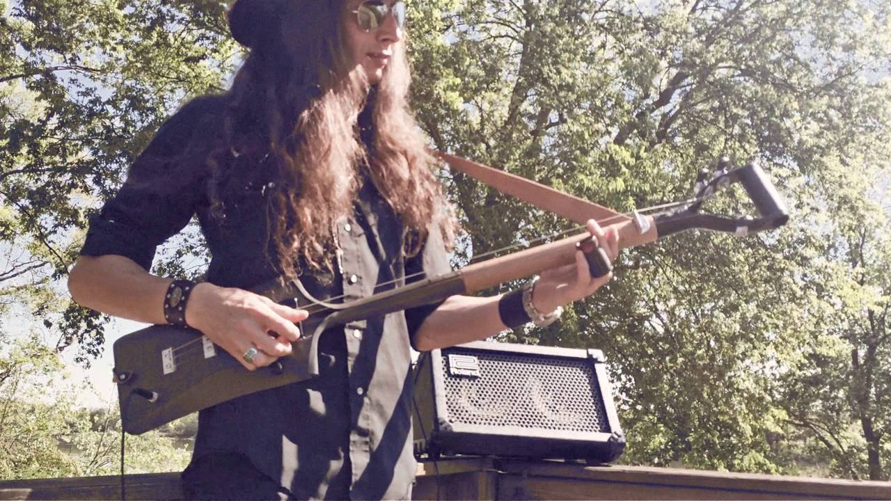 Crankin' Up the 3-String Shovel Guitar! backdrop