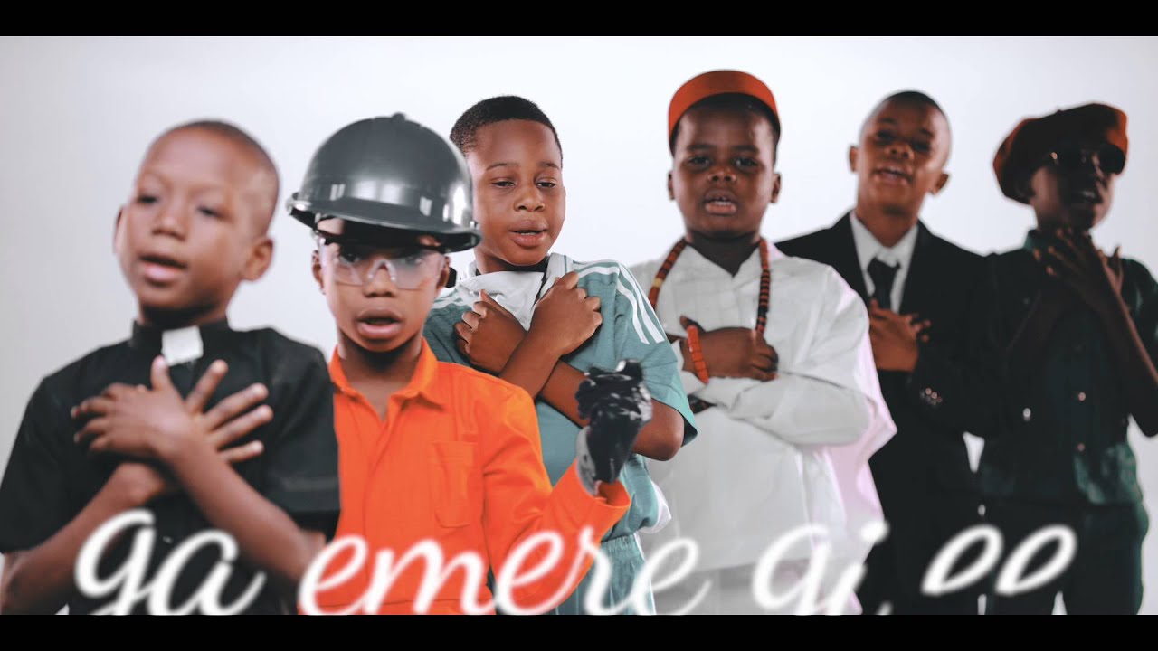 Flavour (feat. Chidinma) - Mama (Official Video) background