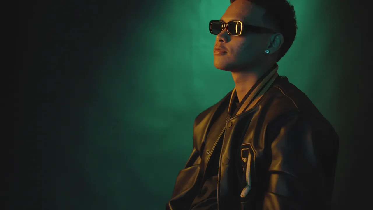 Hev Abi - Walang Makapa (Official Music Video) background