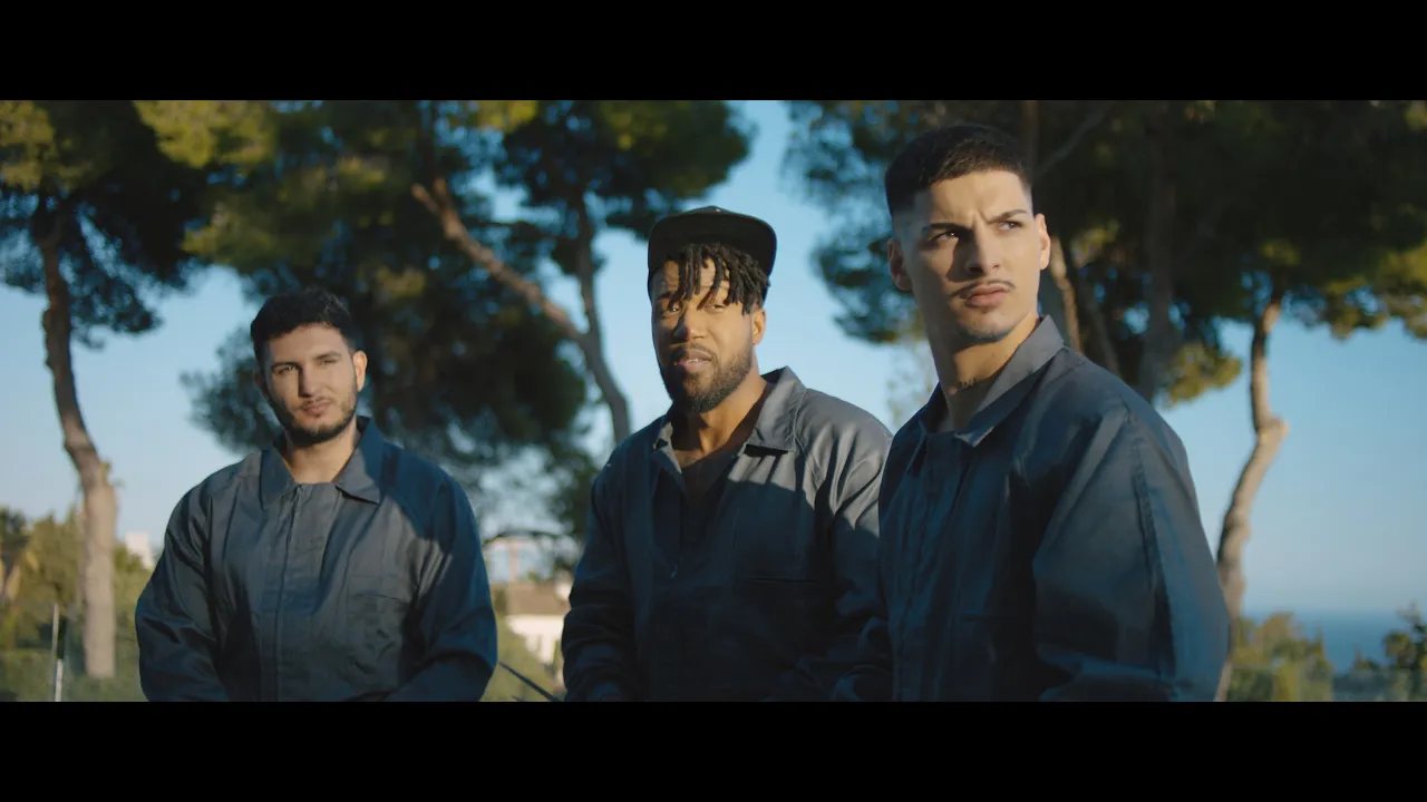 Karetta el Gucci, Omar Montes, RVFV & Chimbala - Fake Capo Remix (Video Oficial) background
