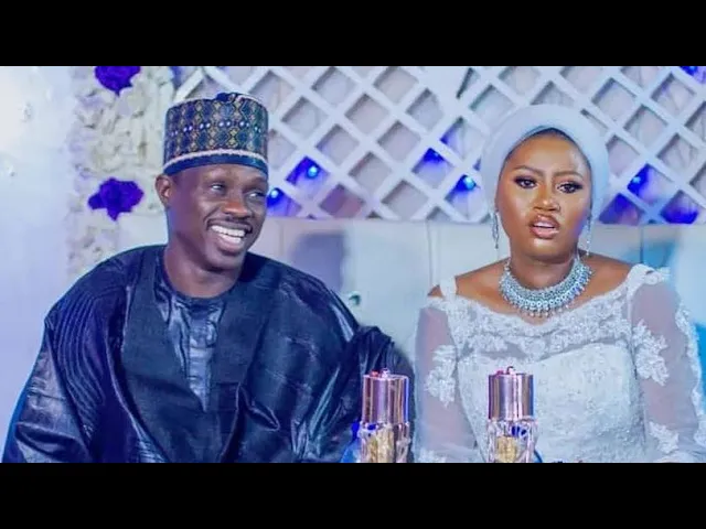 Sadiq Saleh - A Bikin Suna || Ali Nuhu & Momee Gombe background