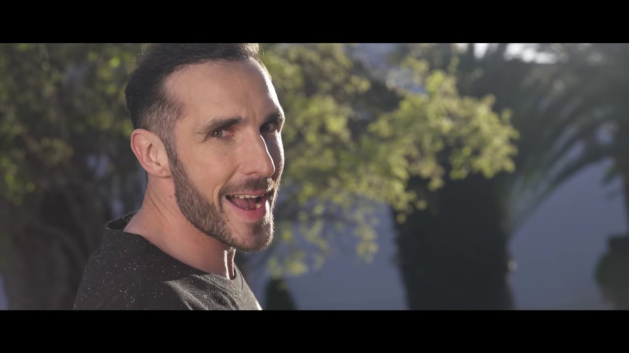 Maki, Nyno Vargas, Demarco Flamenco - Flamenca (Videoclip Oficial) background
