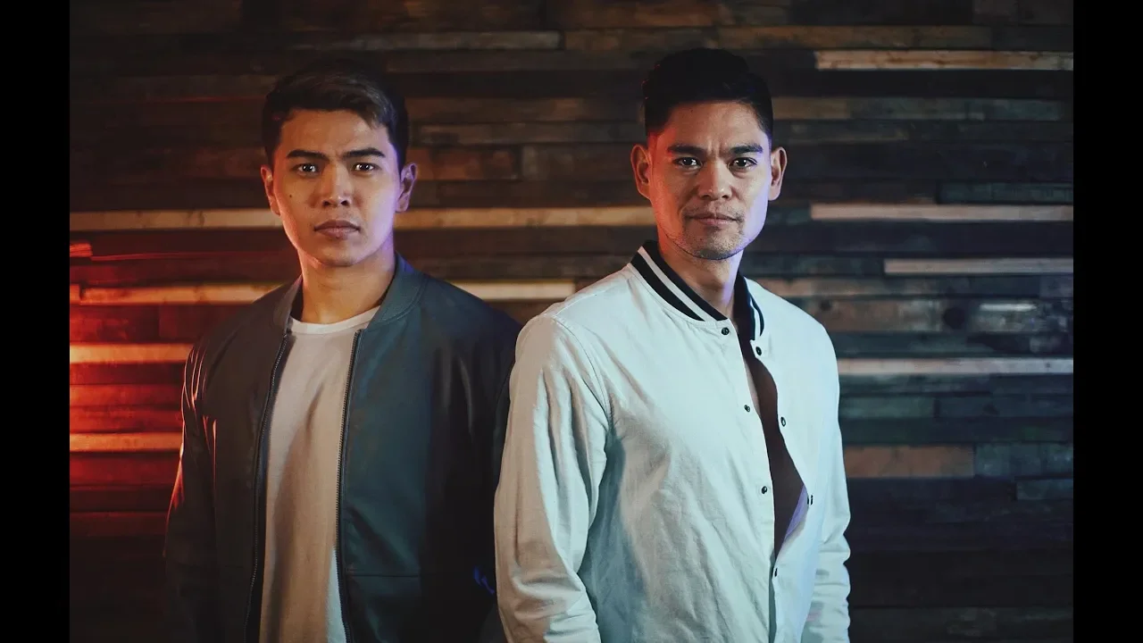 Bakit Pa Ba / Kabilang Dako - Daryl Ong & Jay R background