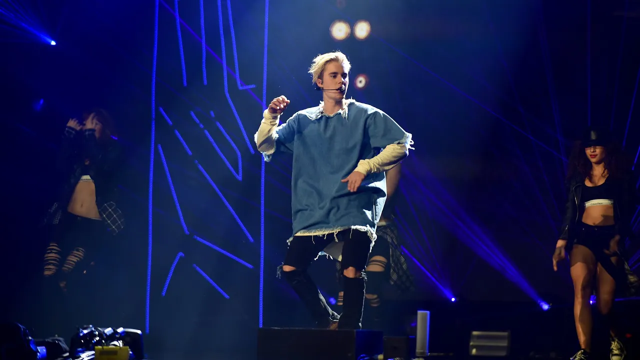 Justin Bieber - What Do You Mean (Radio 1's Teen Awards 2015) background