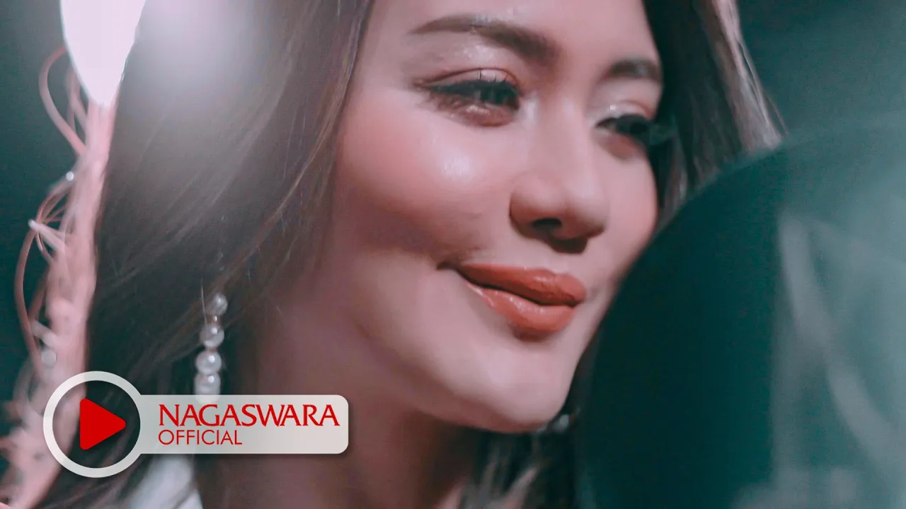 Ully Moch - HUN feat.Ifan Seventeen (Official Music Video NAGASWARA) #music background