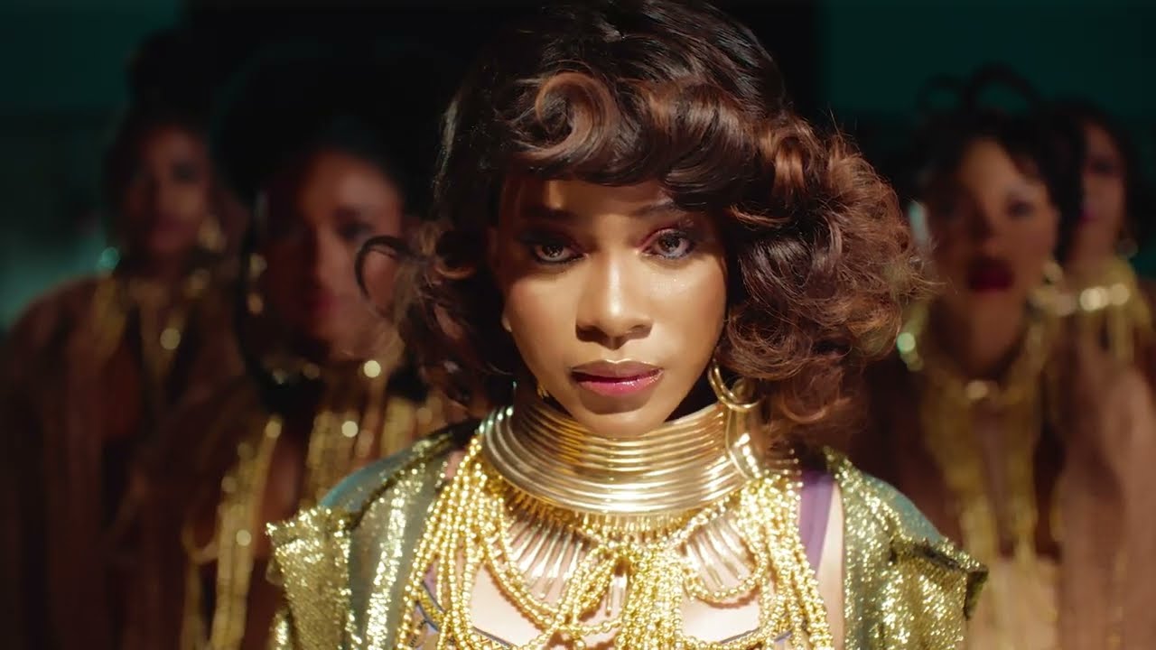 Kcee - Fine Lady (Official Video) background