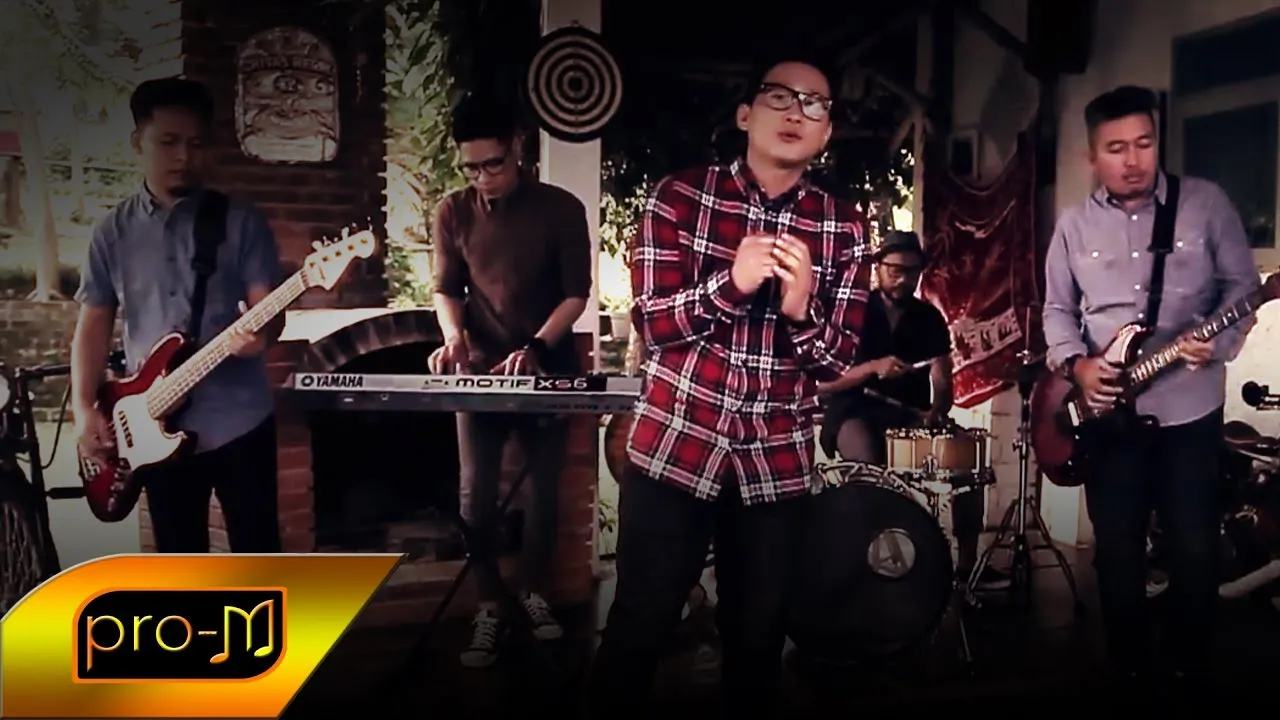 Dygta - Cinta Terpendam (Official Music Video) backdrop