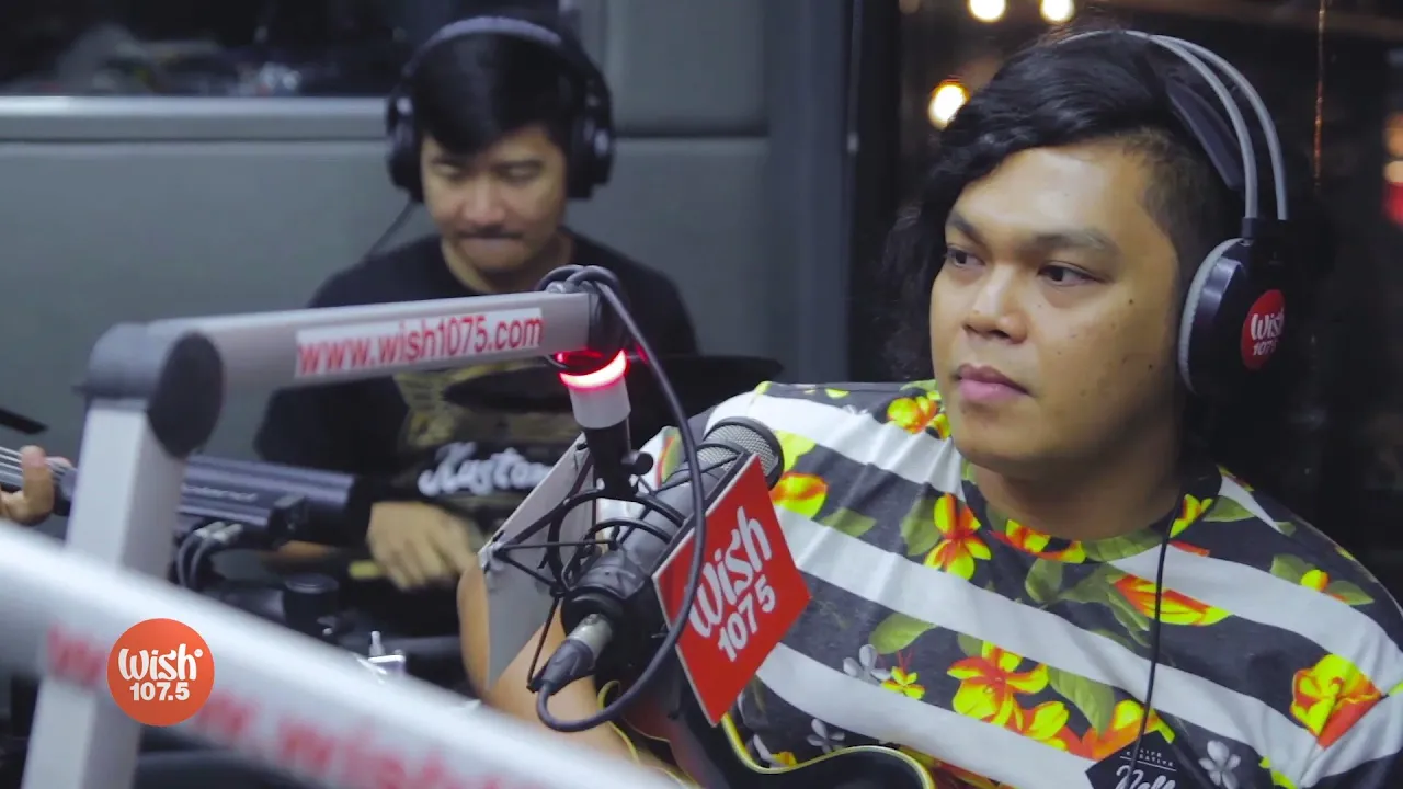 Silent Sanctuary performs "Pasensya Ka Na" on Wish 107.5 Bus background