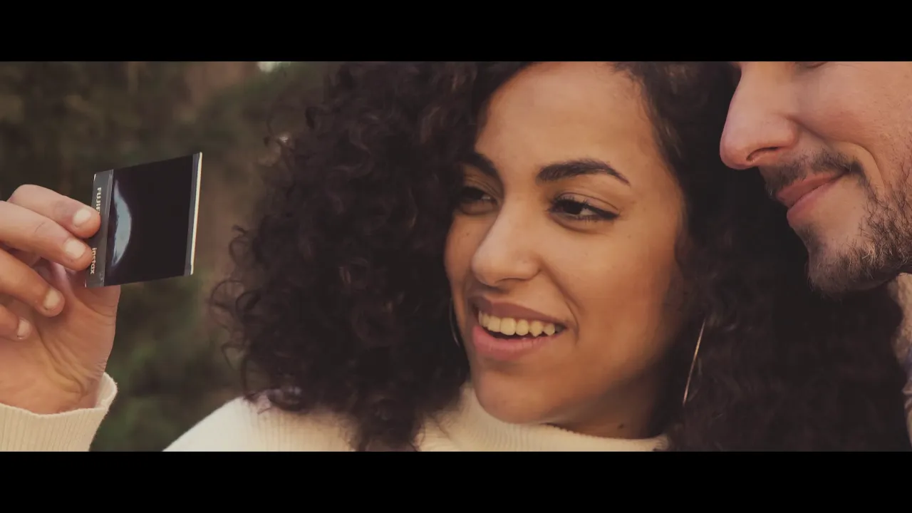 Maki, Andy & Lucas - Una Foto Tuya (Videoclip Oficial) background