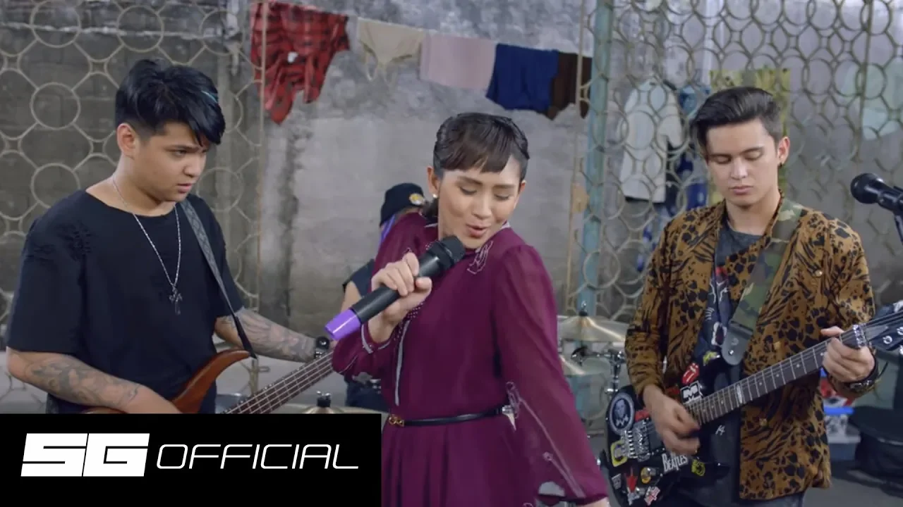 Sarah Geronimo — Kiss Me Kiss Me (From "Miss Granny") background