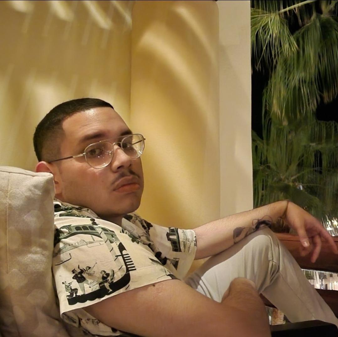 actor Juan J Guevara large photo