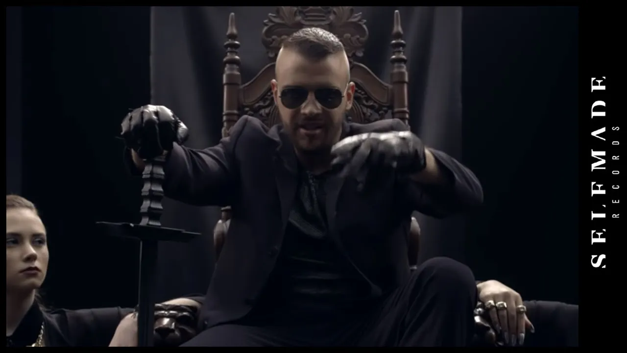 KOLLEGAH - King (prod. von Alexis Troy) (Official HD Video) background